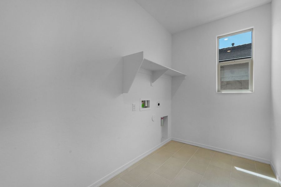 Spacious, unfurnished interior of a new home in Artisan at Asante Discovery Collection, Surprise (Image 41). Spacious, unfurnished interior of a new home in Artisan at Asante Discovery Collection, Surprise (Image 41).