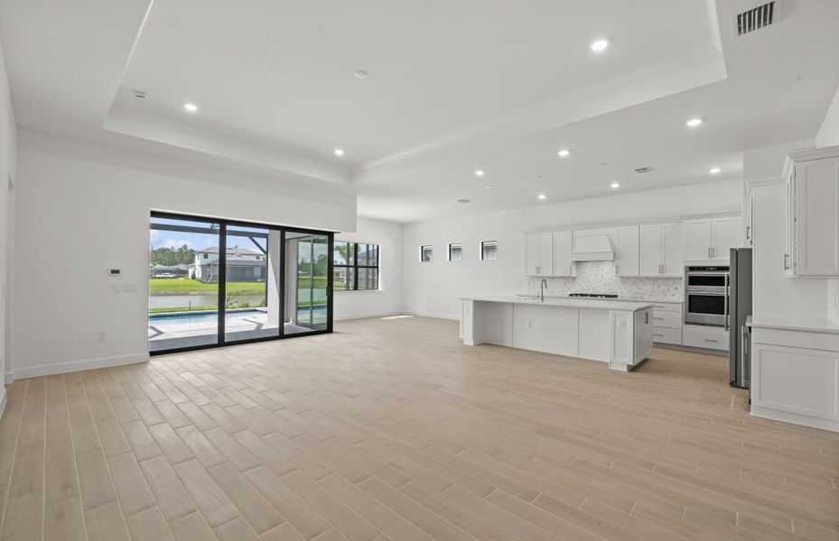 Spacious, unfurnished interior of a new home in Terreno, Naples (Image 25).