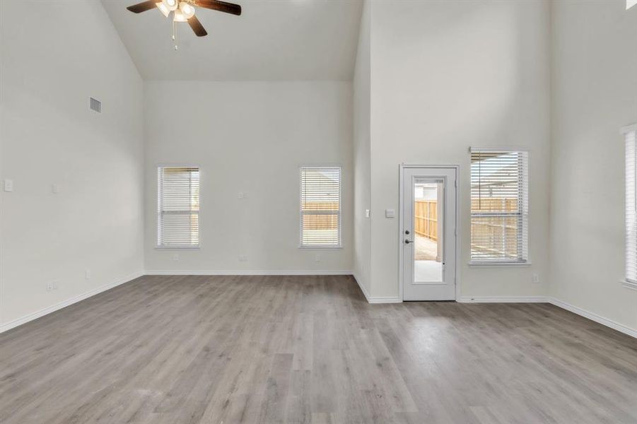Spacious, unfurnished interior of a new home in The Landing at Hidden Lakes, McKinney (Image 35).