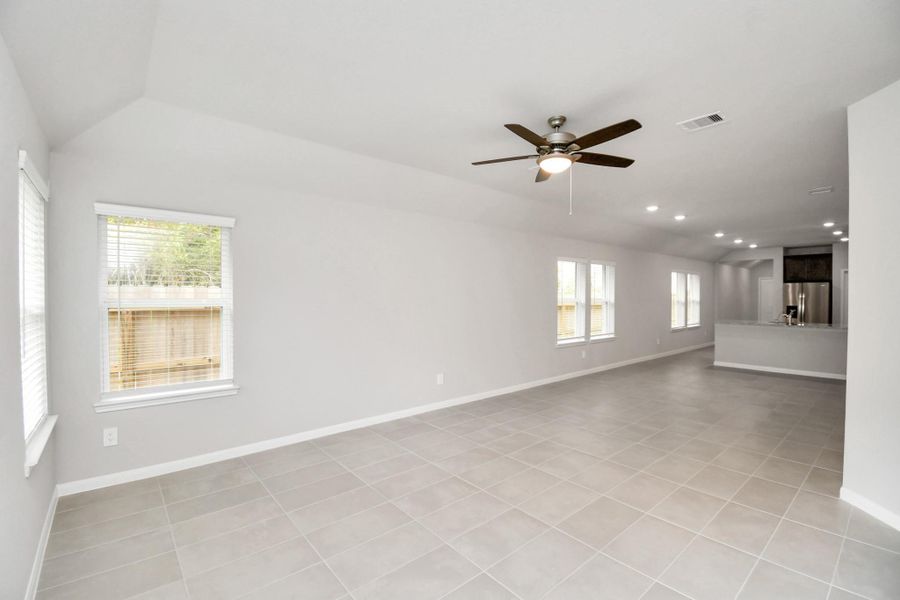 Spacious, unfurnished interior of a new home in Montgomery Ridge: Founders Collection, Montgomery (Image 39).