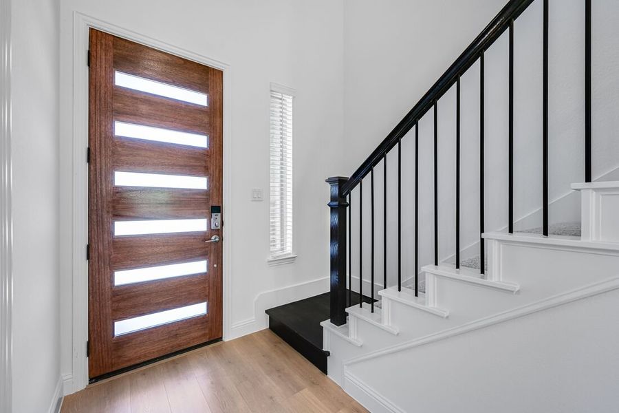 Spacious, unfurnished interior of a new home in South Oak 50s, Oak Point (Image 21).