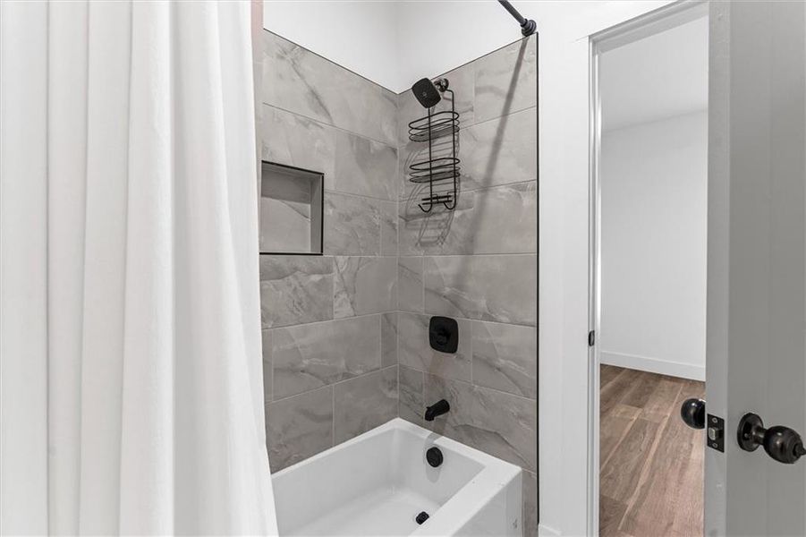 Furnished interior view inside a new home in , Atlanta (Image 71).