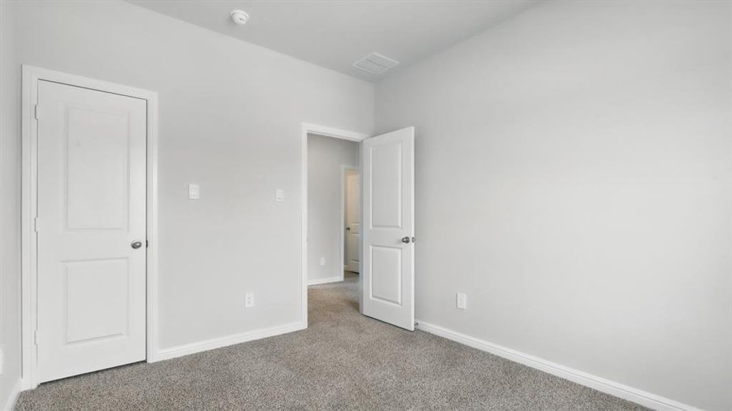 Spacious, unfurnished interior of a new home in Vista Point, Grandview (Image 30).