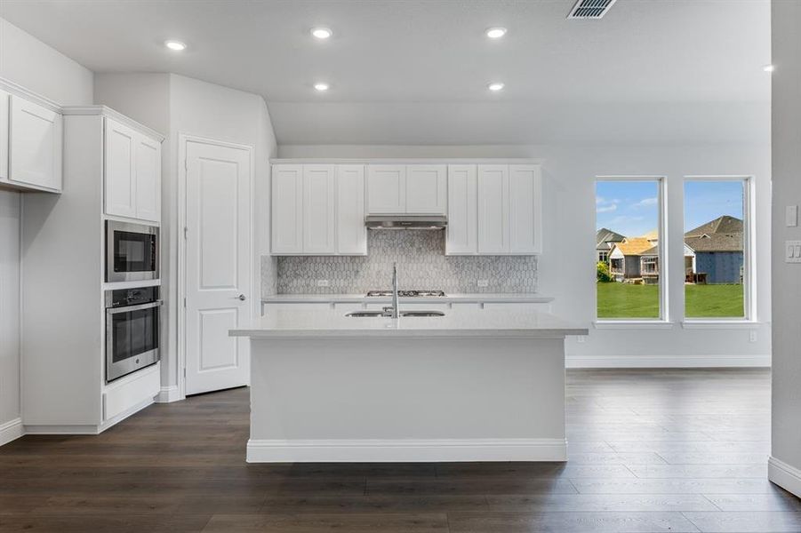 1112 Wheatgrass Mews ~ Ready Now! 1112 Wheatgrass Mews ~ Ready Now!