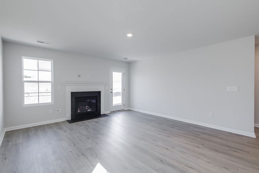 Spacious, unfurnished interior of a new home in Bluefield, Lexington (Image 16).