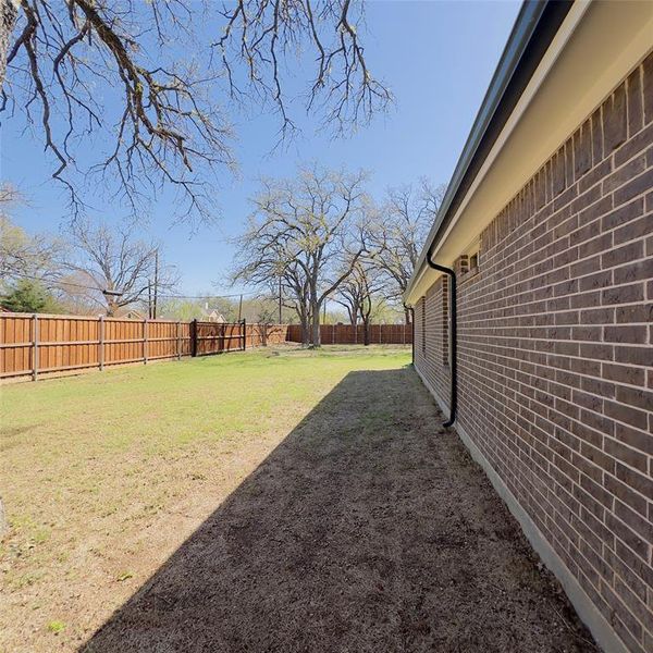 Exterior details and patio area of a home in , Dallas (Image 17).