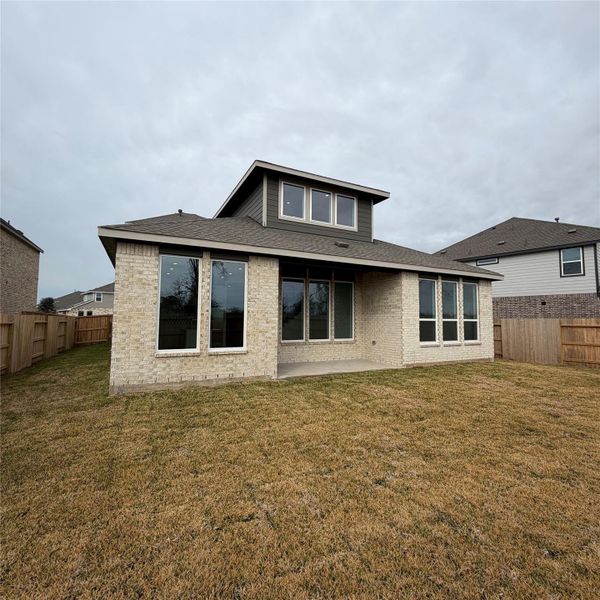 **Photos are a representation of the floor plan. This is not the actual homesite.**