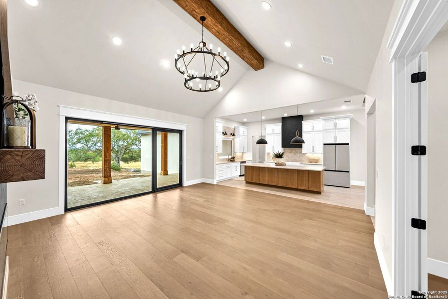 Spacious, unfurnished interior of a new home in , Bandera (Image 42).