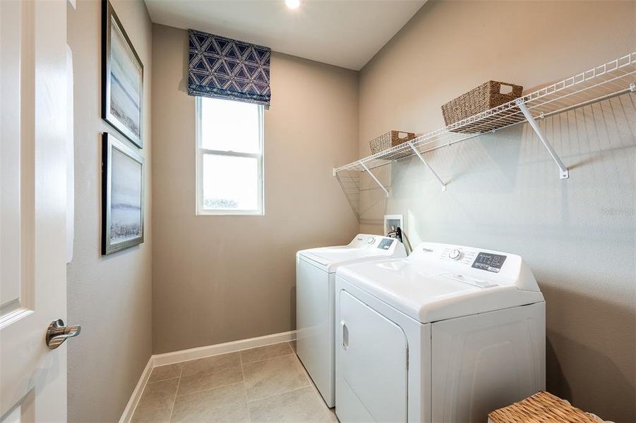 Furnished interior view inside a new home in Sanderling, Palmetto (Image 8).