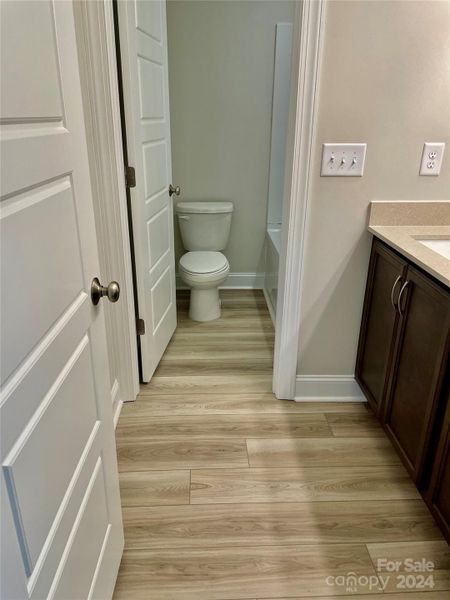 Hall Bath with Separate Water Closet/Bathtub