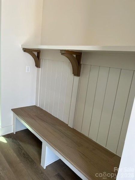 Drop Zone w/Bench Seating & Shelving Drop Zone w/Bench Seating & Shelving