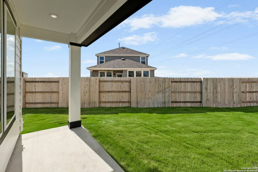 Image 20 of a home in Willowbrook. Image 20 of a home in Willowbrook.