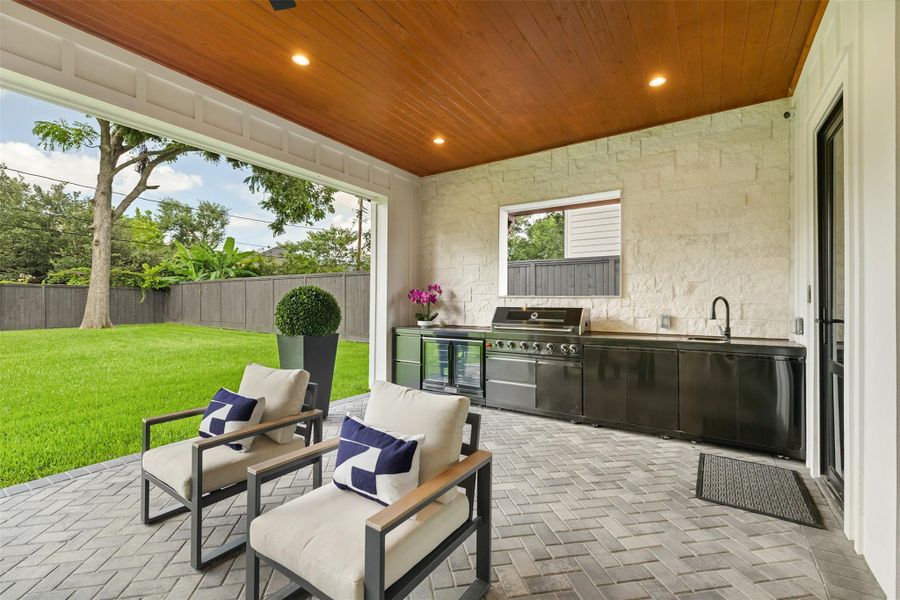 Exterior details and patio area of a home in , Houston (Image 27).