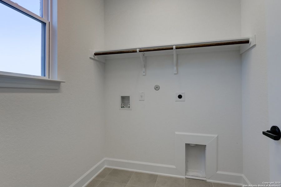 Spacious, unfurnished interior of a new home in Megan's Landing 70's, Castroville (Image 18).