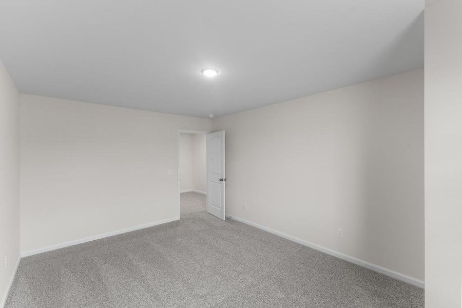 Spacious, unfurnished interior of a new home in Hitchcock Preserve 43', Aiken (Image 18).