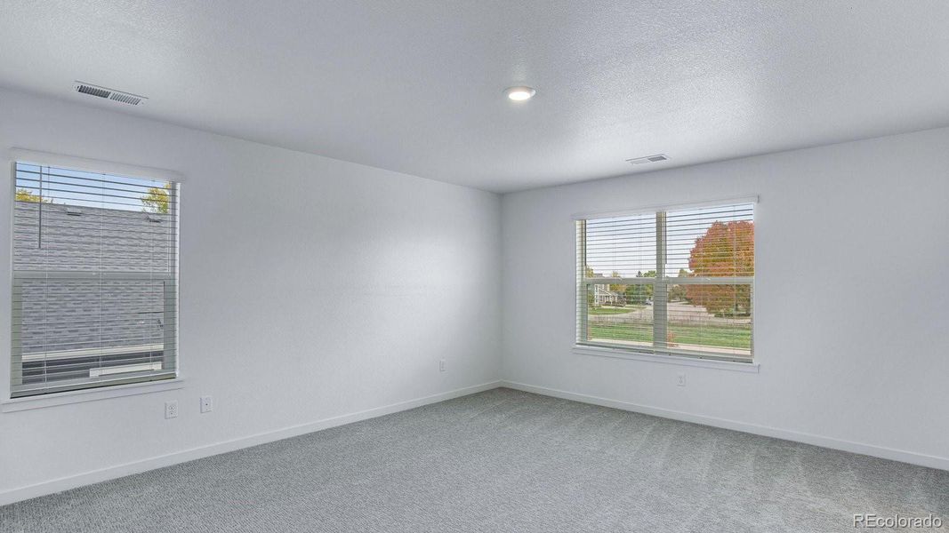 Spacious, unfurnished interior of a new home in Hansen Farm, Fort Collins (Image 38).