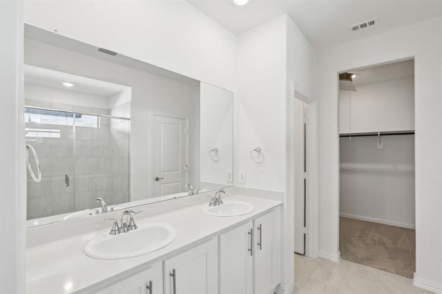 Furnished interior view inside a new home in Stonehaven, Seagoville (Image 8). Furnished interior view inside a new home in Stonehaven, Seagoville (Image 8).