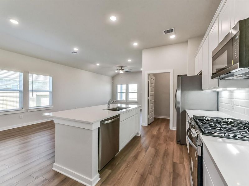 Furnished interior view inside a new home in River Ranch Meadows, Dayton (Image 15).