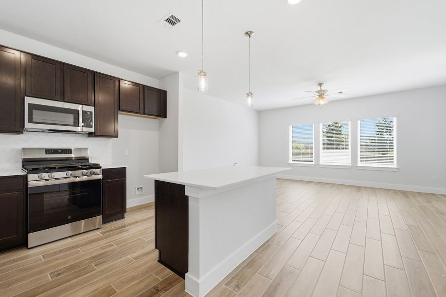 Furnished interior view inside a new home in Magnolia Springs, Montgomery (Image 12).