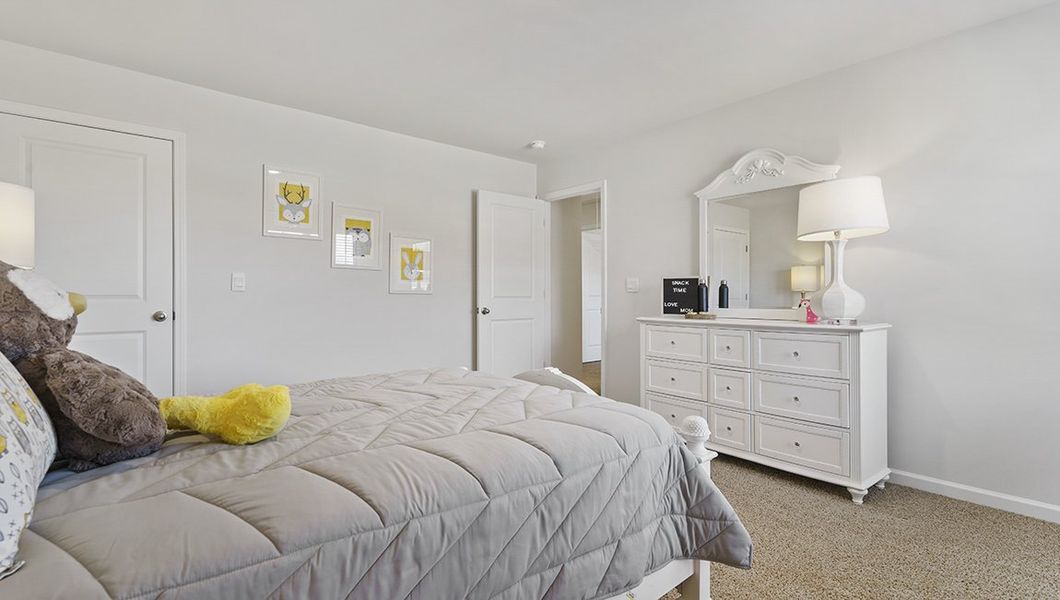 Representative furnished interior of a home built from the Penwell by D.R. Horton in Sage Grove, Lyman (Image 19).