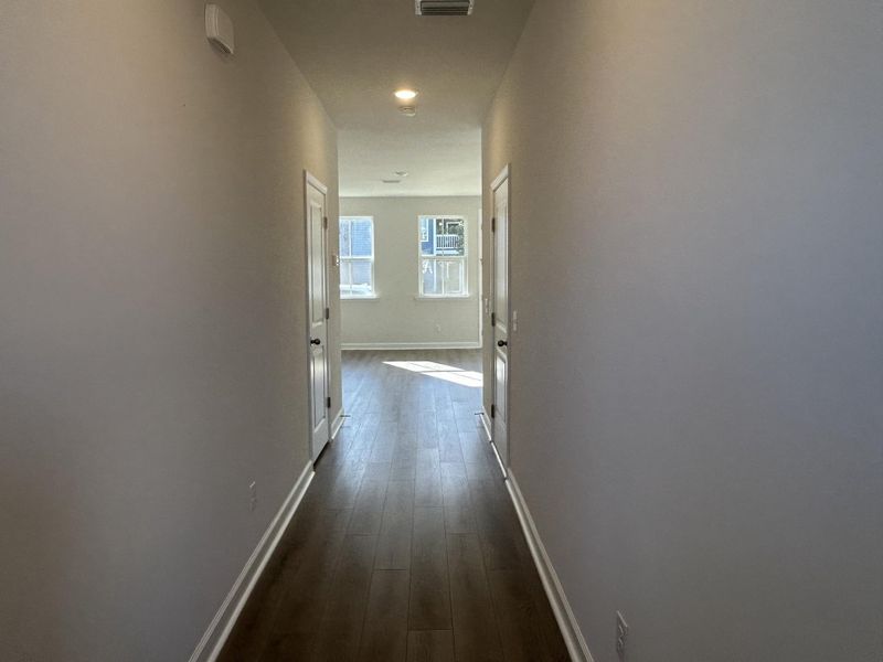 Spacious, unfurnished interior of a new home in , Summerville (Image 11).