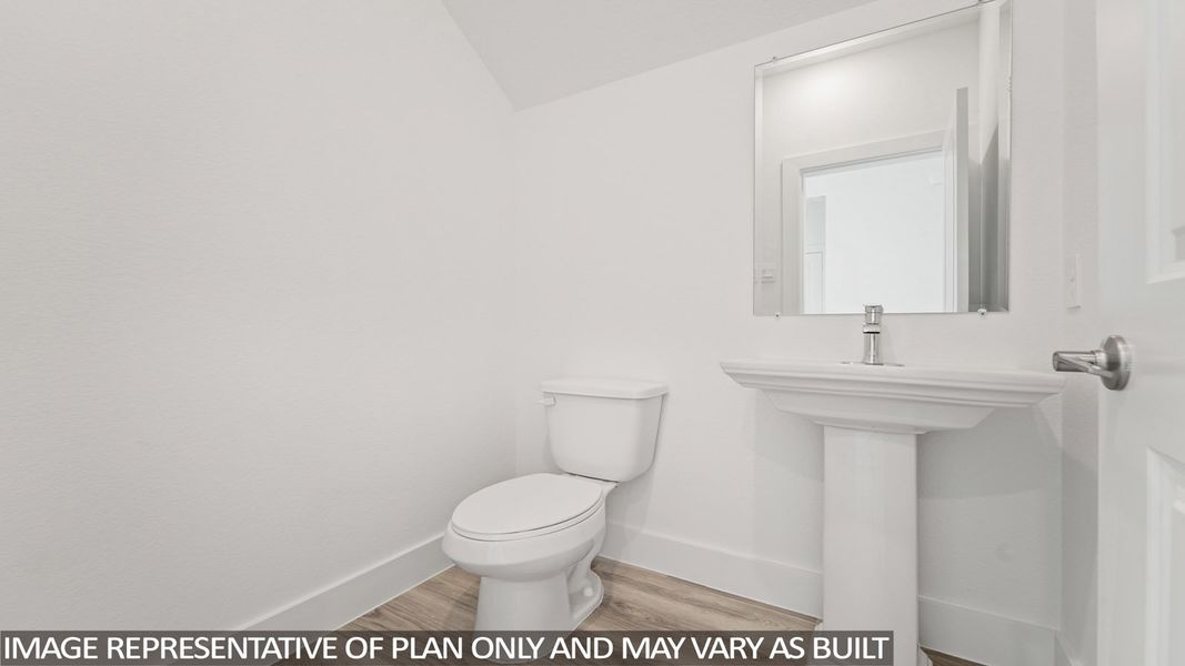 Image 23 representing the E60F by D.R. Horton in Riverside Estates, Mont Belvieu, TX.