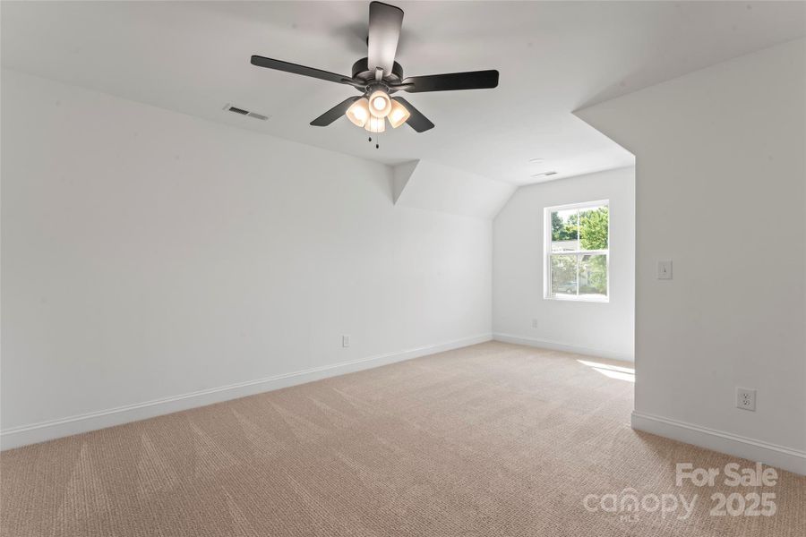 Spacious, unfurnished interior of a new home in , Harrisburg (Image 22).