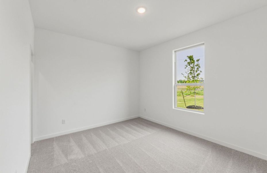 Spacious, unfurnished interior of a new home in County View, Temple (Image 29).