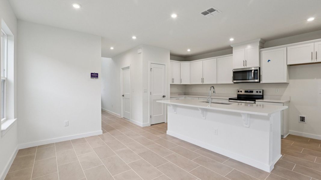 Naples Bright Kitchen at Grasslands West in Lakeland FL