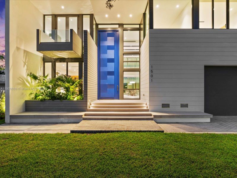 Exterior details and patio area of a home in , Miami Shores (Image 37).