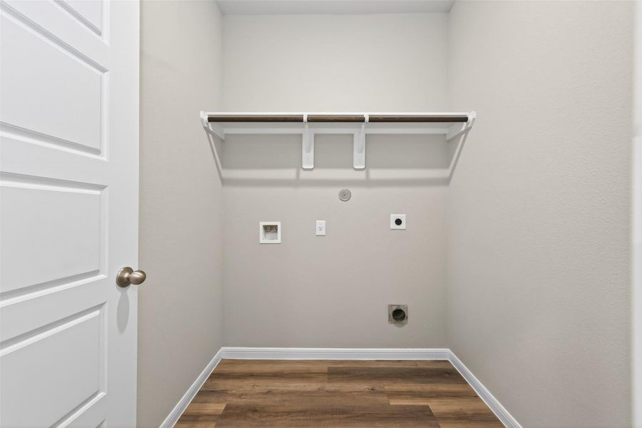 Spacious, unfurnished interior of a new home in , Huffman (Image 18).