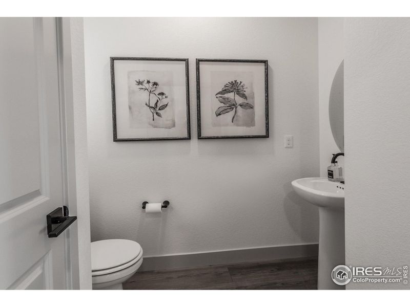 EXAMPLE PHOTO: POWDER BATH EXAMPLE PHOTO: POWDER BATH