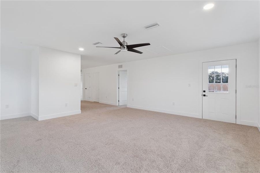 Spacious, unfurnished interior of a new home in , St. Petersburg (Image 42). Spacious, unfurnished interior of a new home in , St. Petersburg (Image 42).