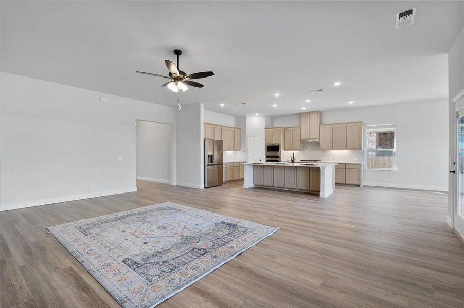 Spacious, unfurnished interior of a new home in Estates At Baker Park, Sherman (Image 20).