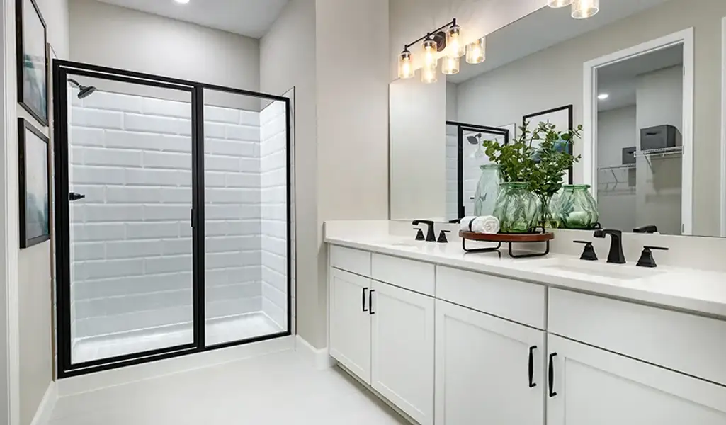 Emerald-F926-SeasonsAtMattiePointe Owner's Bathroom