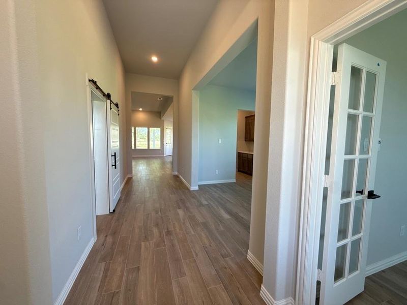 Spacious, unfurnished interior of a new home in Oak Grove Addition, Springtown (Image 16).