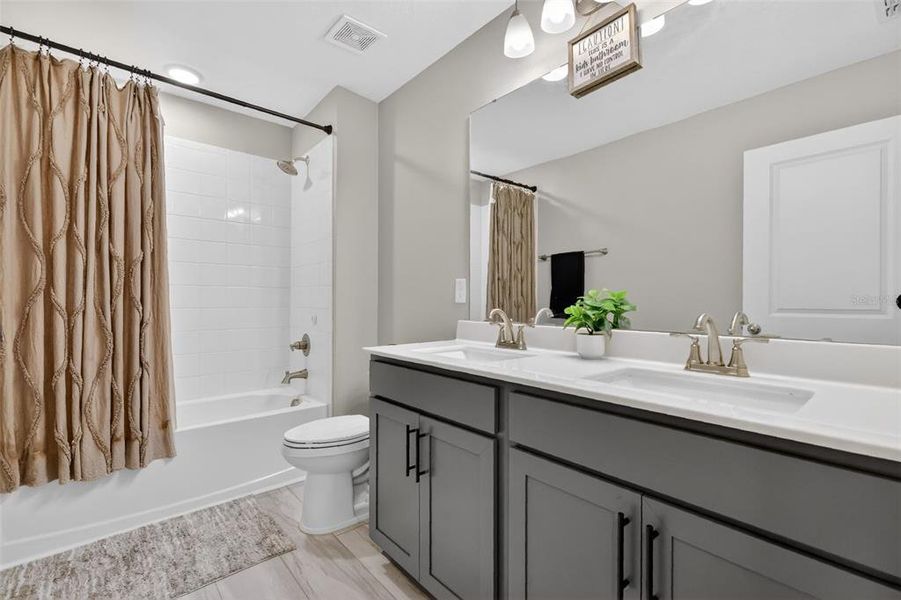 Furnished interior view inside a new home in Seasons at Spring Creek, Okahumpka (Image 10). Furnished interior view inside a new home in Seasons at Spring Creek, Okahumpka (Image 10).