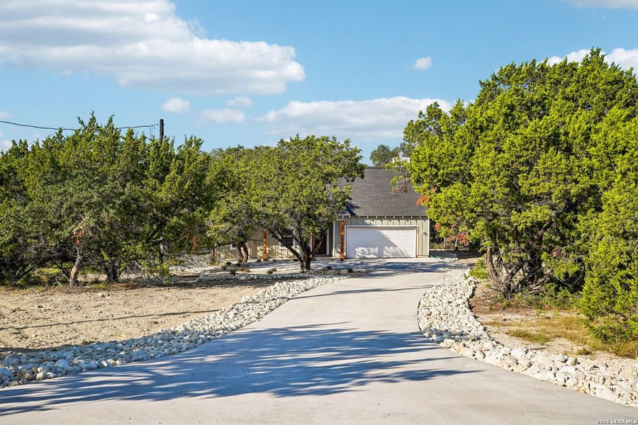 Natural landscape and outdoor views near in Lakehills (Image 25). Natural landscape and outdoor views near in Lakehills (Image 25).
