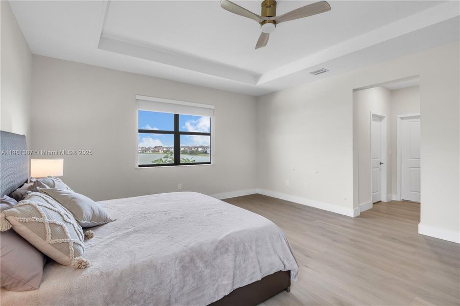 Furnished interior view inside a new home in , Miramar (Image 40).