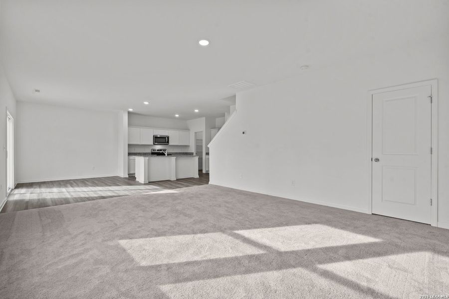 Spacious, unfurnished interior of a new home in Hennersby Hollow, San Antonio (Image 18). Spacious, unfurnished interior of a new home in Hennersby Hollow, San Antonio (Image 18).