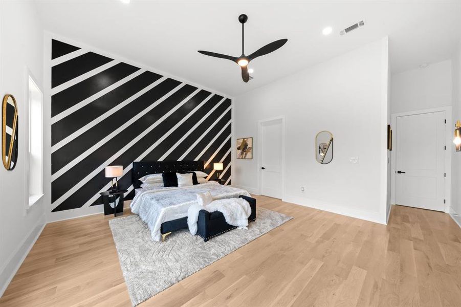 Furnished interior view inside a new home in , Dallas (Image 27).