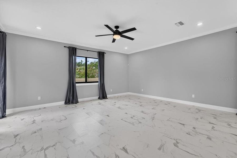 Spacious, unfurnished interior of a new home in , Tampa (Image 76).