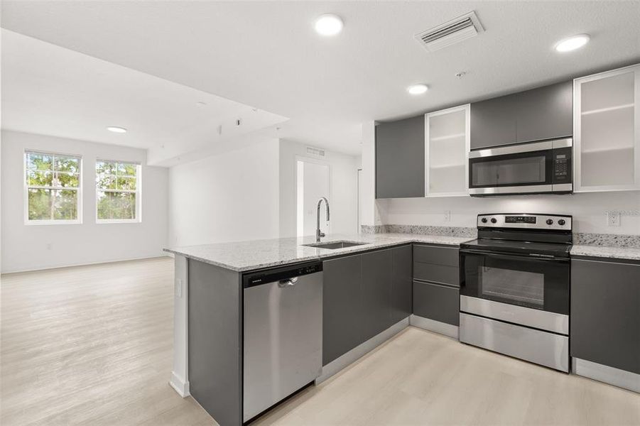 Furnished interior view inside a new home in , Orlando (Image 8).