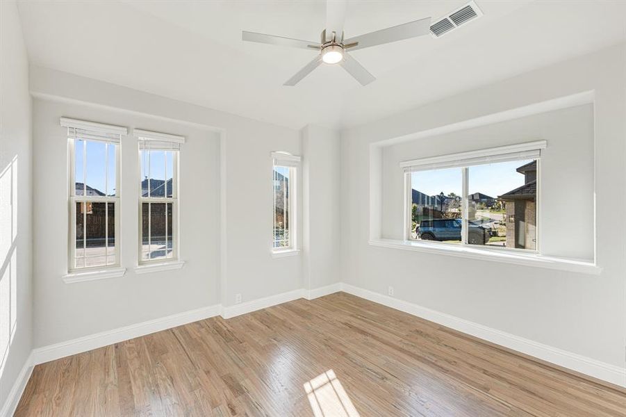Spacious, unfurnished interior of a new home in Hayes Crossing, Midlothian (Image 37).
