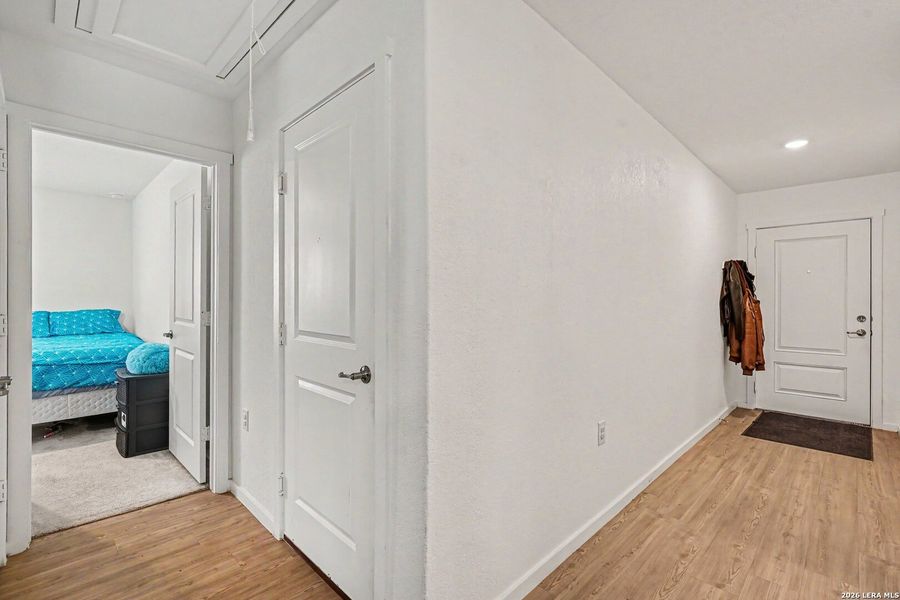 Spacious, unfurnished interior of a new home in Tarasco Gardens, San Antonio (Image 23). Spacious, unfurnished interior of a new home in Tarasco Gardens, San Antonio (Image 23).