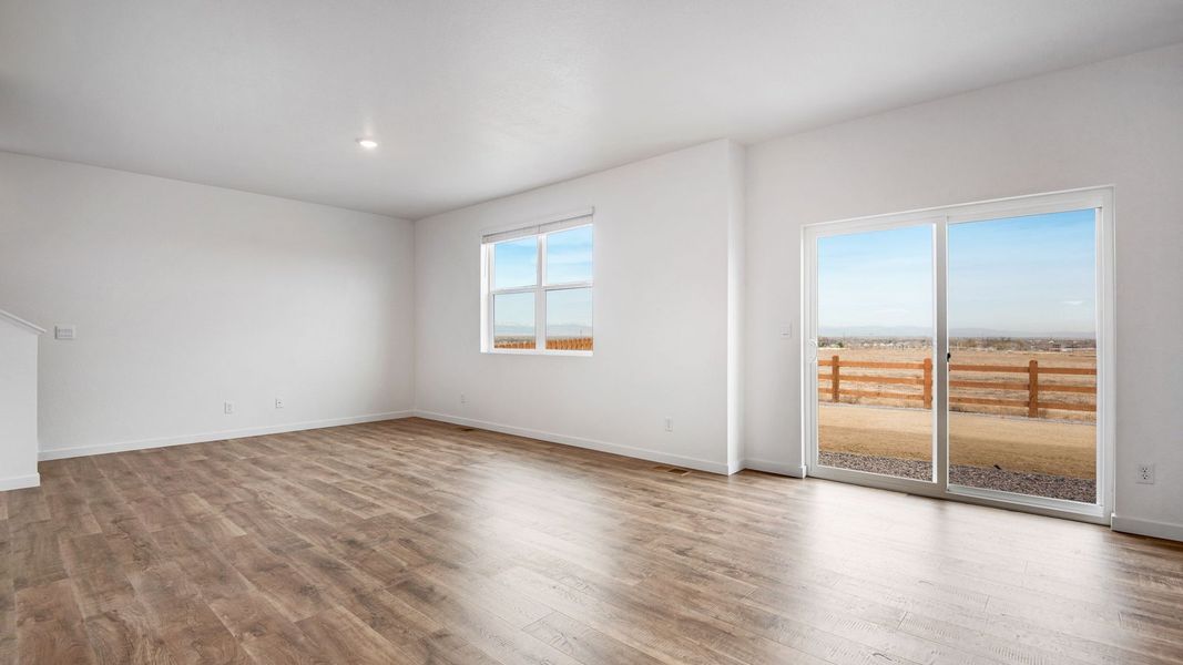 Spacious, unfurnished interior of a new home in Vista Meadows, Fort Lupton (Image 10).