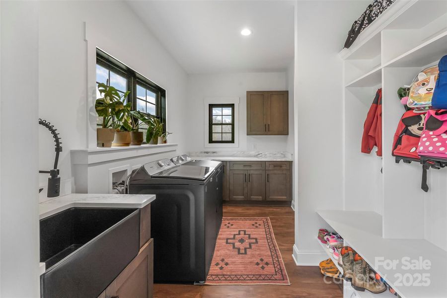 Furnished interior view inside a new home in , Nebo (Image 18).