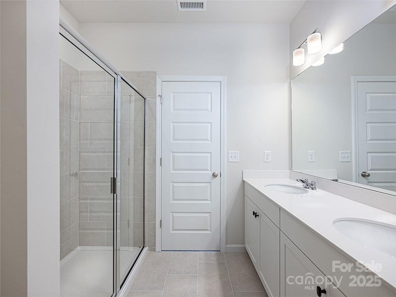 Owner's suite bath 1