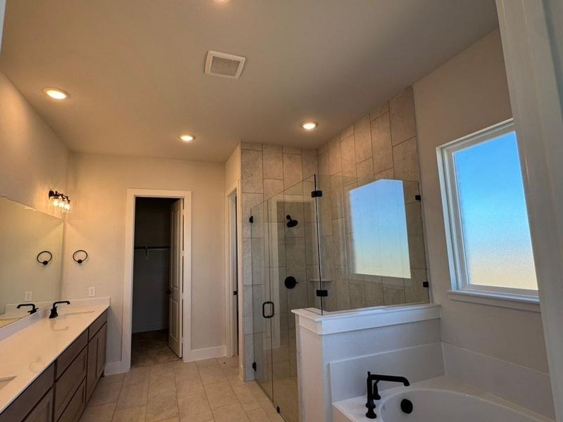Furnished interior view inside a new home in Rocky Top, Krum (Image 8).