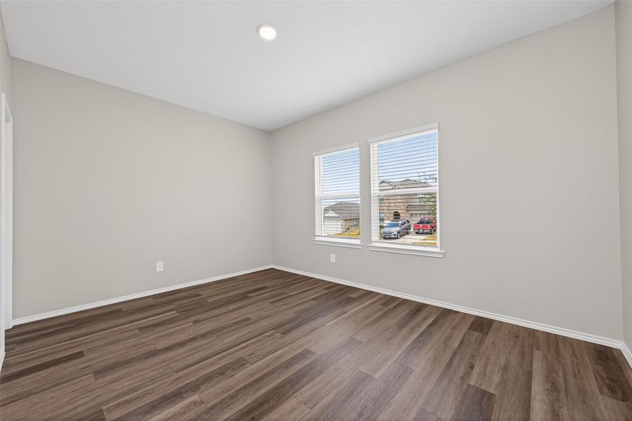 Spacious, unfurnished interior of a new home in Water Crest on Lake Conroe, Conroe (Image 38).